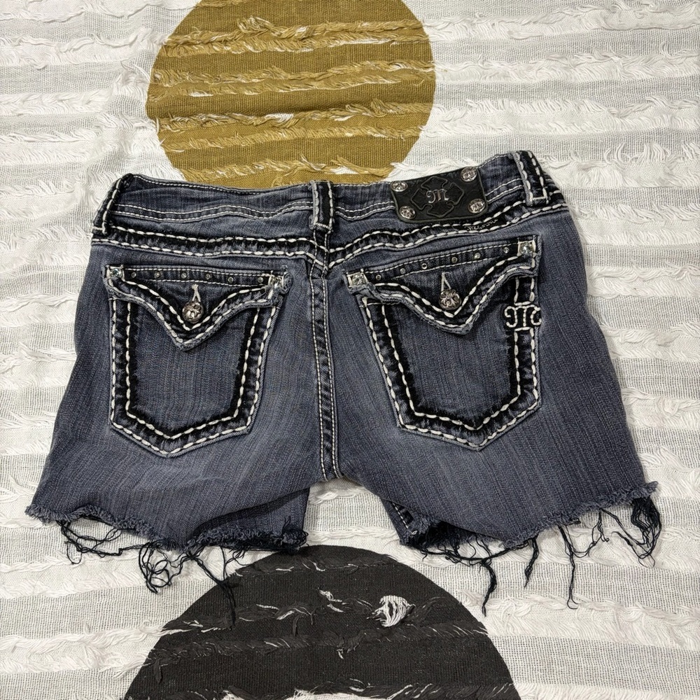 Miss Me Sz 29 Womens Gray Shorts Denim Cut Offs Beach Pool Travel Y2K Bikercore - Picture 2 of 13